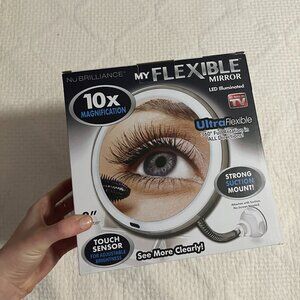 My flexible mirror- a close up facial mirror